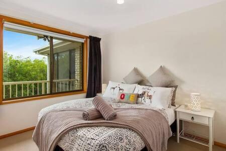 Spacious Modern Home Outstanding Views Sleeps 9 Хобарт Экстерьер фото