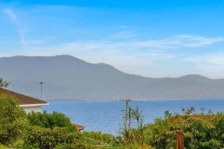 Spacious Modern Home Outstanding Views Sleeps 9 Хобарт Экстерьер фото