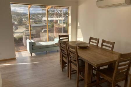 Spacious Modern Home Outstanding Views Sleeps 9 Хобарт Экстерьер фото