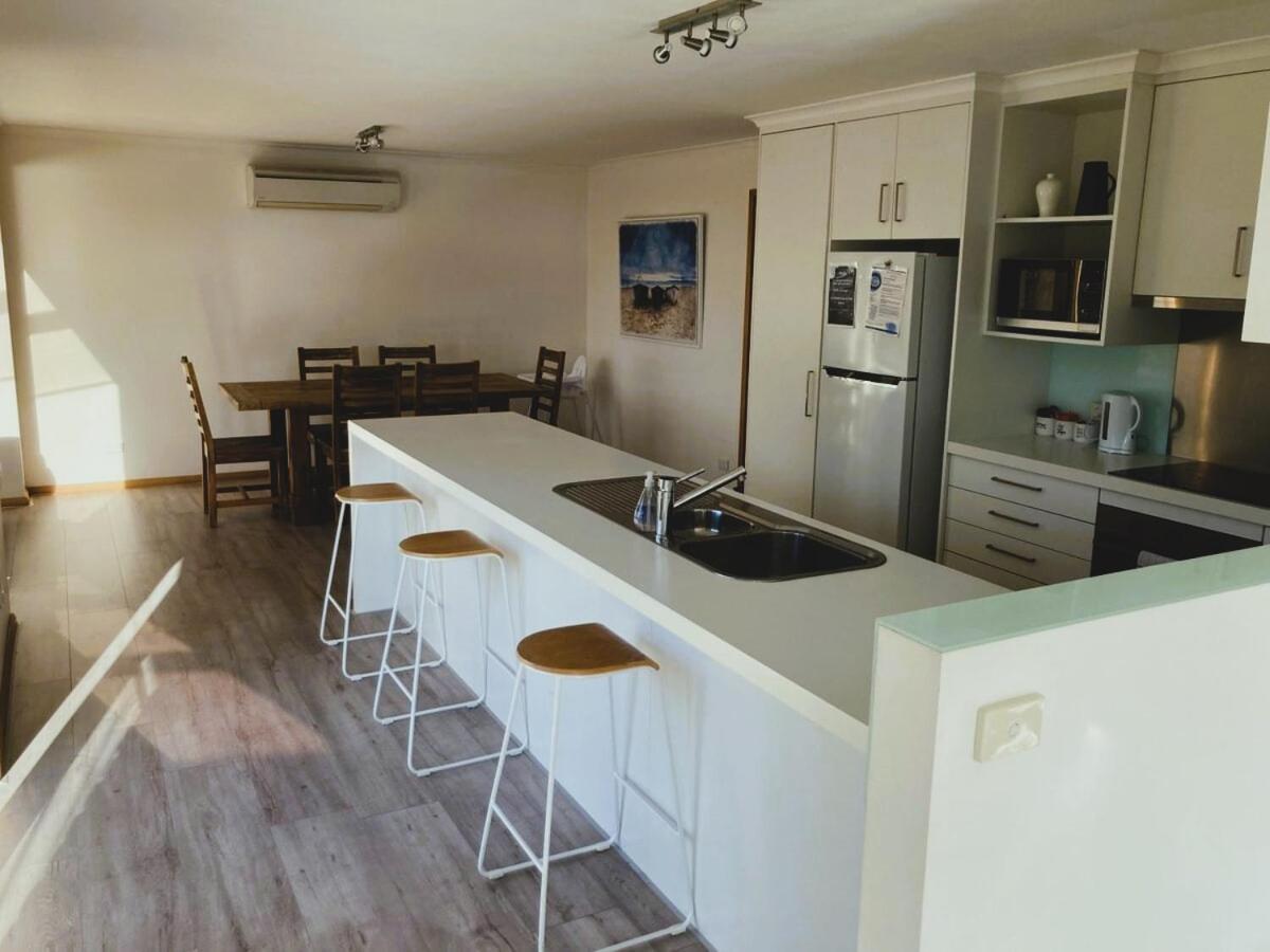 Spacious Modern Home Outstanding Views Sleeps 9 Хобарт Экстерьер фото