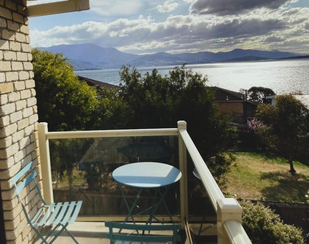 Spacious Modern Home Outstanding Views Sleeps 9 Хобарт Экстерьер фото
