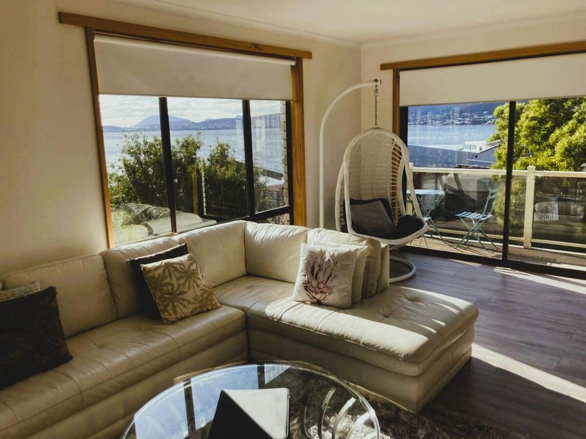 Spacious Modern Home Outstanding Views Sleeps 9 Хобарт Экстерьер фото